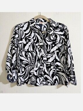 Intempo Cropped Button Front Top
